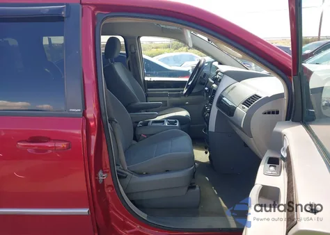 2010 Dodge Grand Caravan Sxt из США, поврежденный, VIN 2D4RN5DXXAR181437